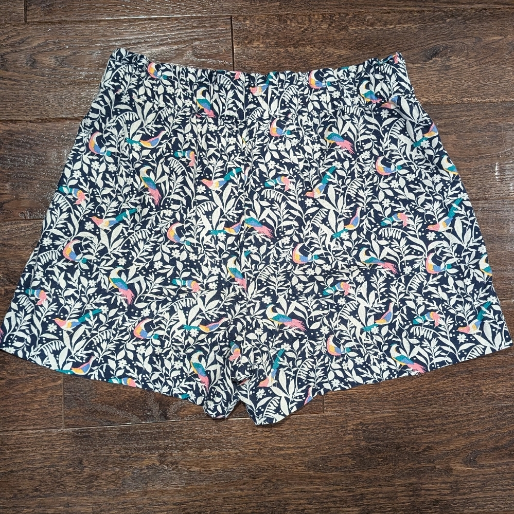 LOFT Tropical Shorts Loose Fit and Flowy - Picture 4 of 7